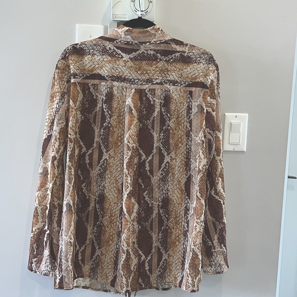 House of Harlow 1960 Marley Snake Print Shirt - Picture 7 of 11